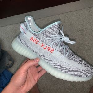 Yeezy boost 350 v2 blue tint